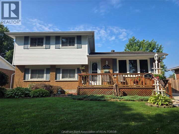 Property Photo:  16 Donalda Drive  ON N7L 4J5 