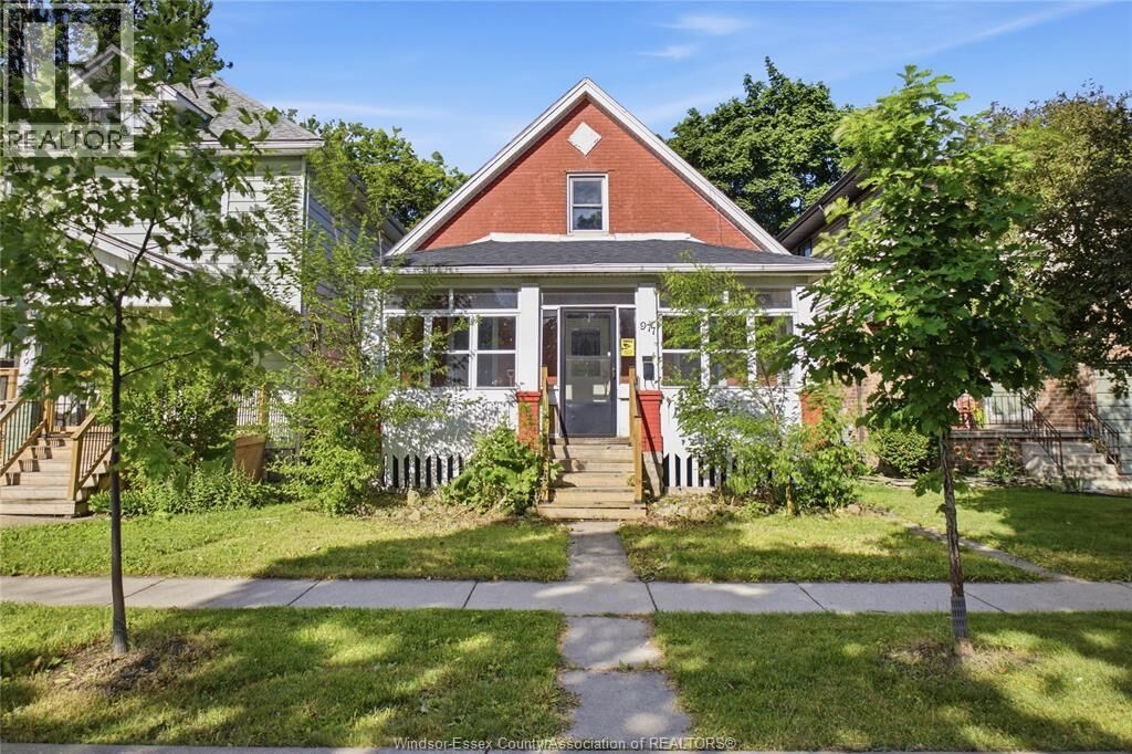 Property Photo:  977 Gladstone  ON N9A 2R5 