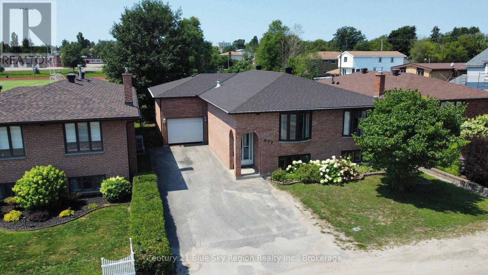 Property Photo:  877 O'Brien Street  ON P1B 5W9 