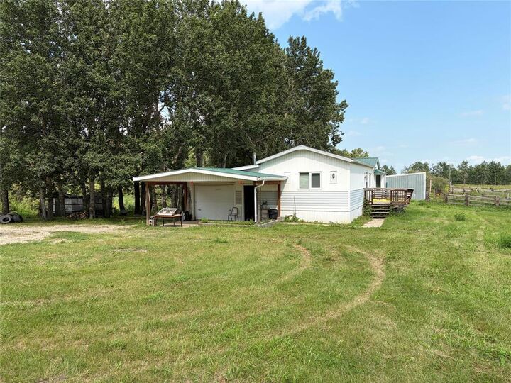 Property Photo:  104146 Pth 16 Road  MB R0J 1E0 