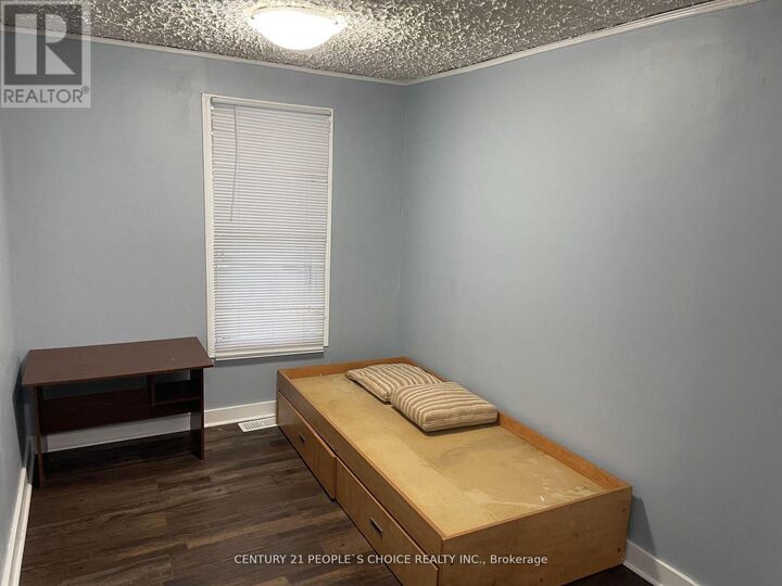 Property Photo: 986 Bridge Avenue ON N9B 2N1