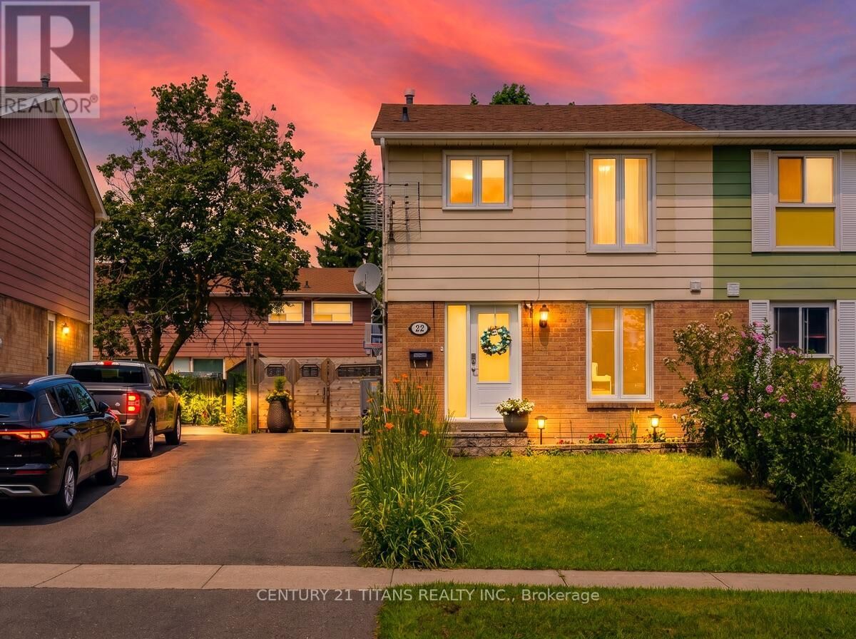 Property Photo: 22 Whiteleas Avenue ON M1B 1W7