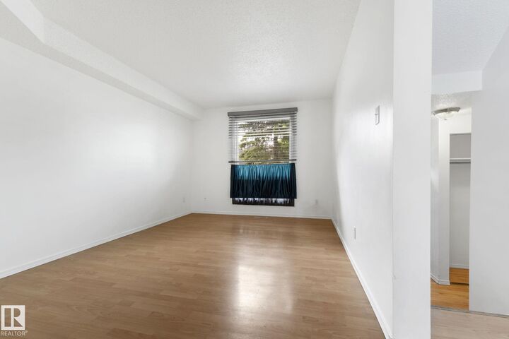 Property Photo:  3122 142 Avenue NW  AB T5Y 1H2 