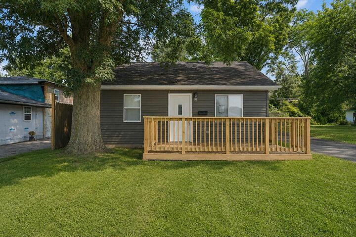 Property Photo:  19 E 36th Place  IN 46342 