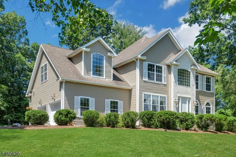 Property Photo:  6 Sabine Ln  NJ 07416 
