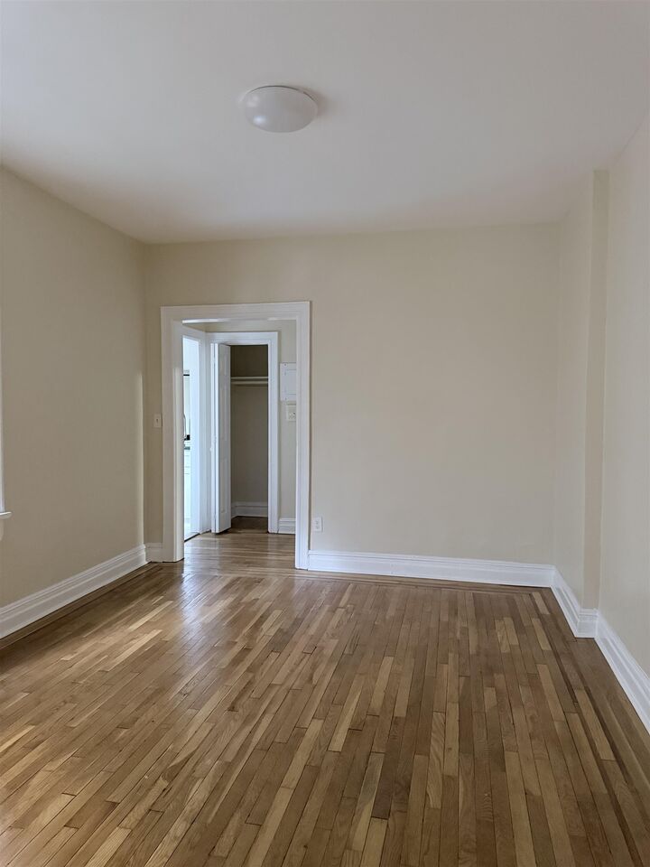 Property Photo:  270 Harrison Ave 105  NJ 07304 