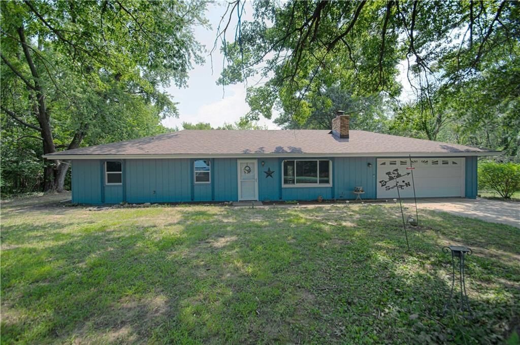 Property Photo: 11325 Deer Haven Lane MO 64024