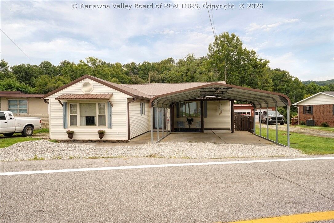 Property Photo:  1530 Strawberry Road  WV 25177 
