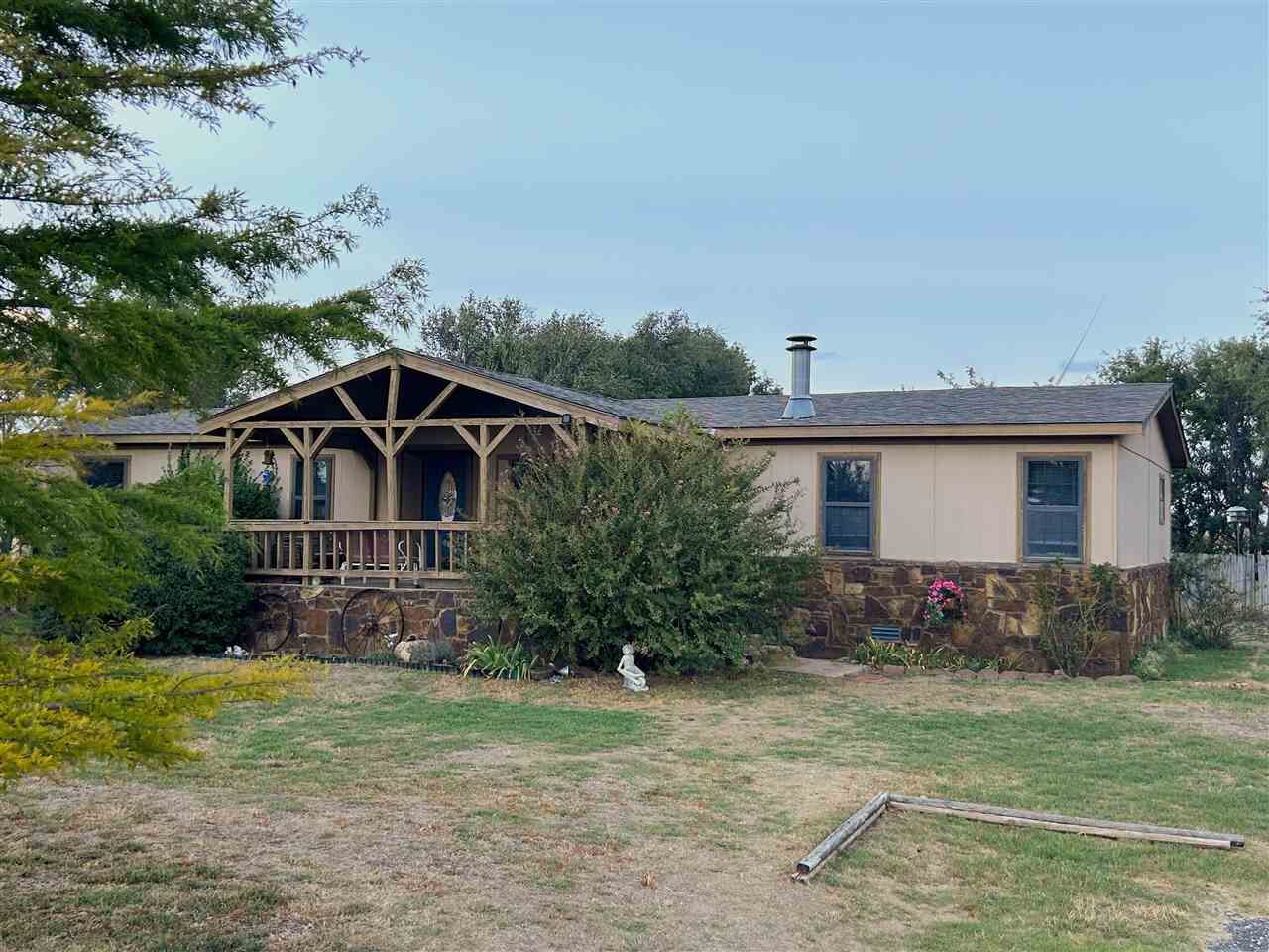 Property Photo:  13186 County Road 1400  OK 73006-1318 