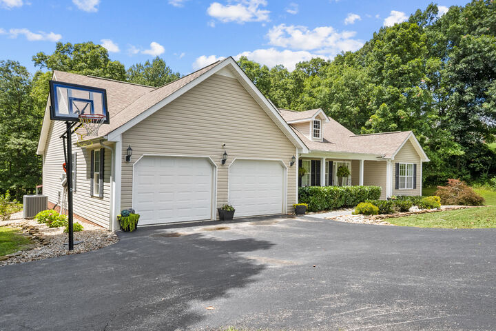 Property Photo: 43 Twisty Creek Road KY 40744