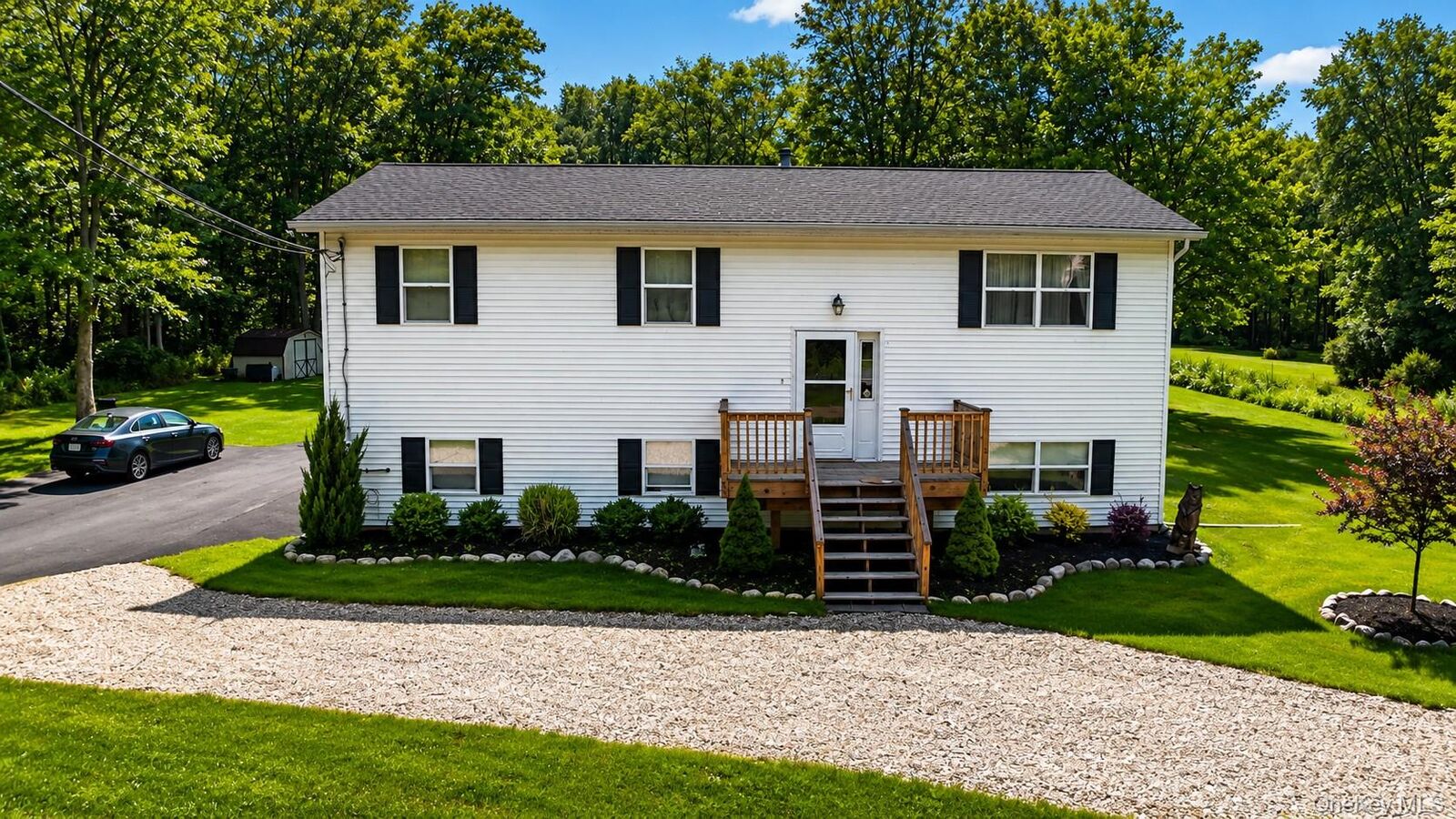 Property Photo:  89 Quannacut Road  NY 12566 
