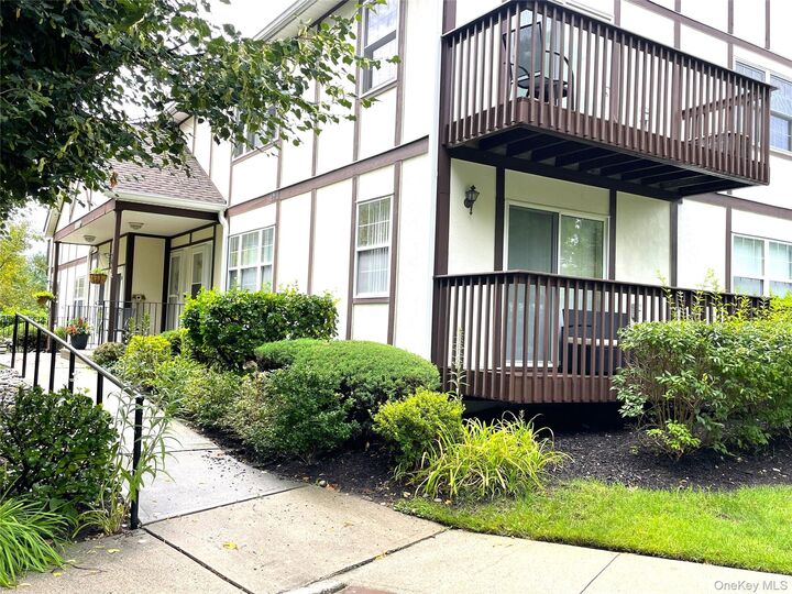 Property Photo:  660 E Crooked Hill Road  NY 10965 
