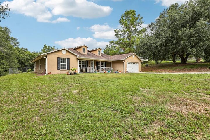 Property Photo: 30733 Buttercup Lane FL 32757