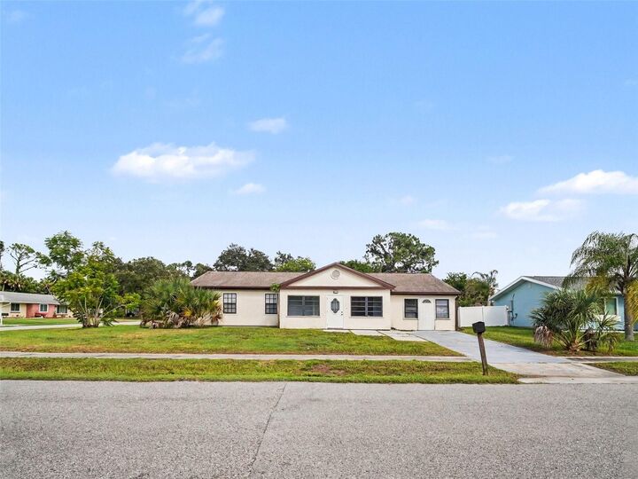Property Photo:  4060 Avanti Circle  FL 34287 