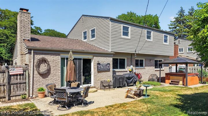 Property Photo: 32665 Scone Street MI 48154 4137