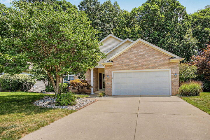 Property Photo: 3015 S Wood Dale Drive MI 49203