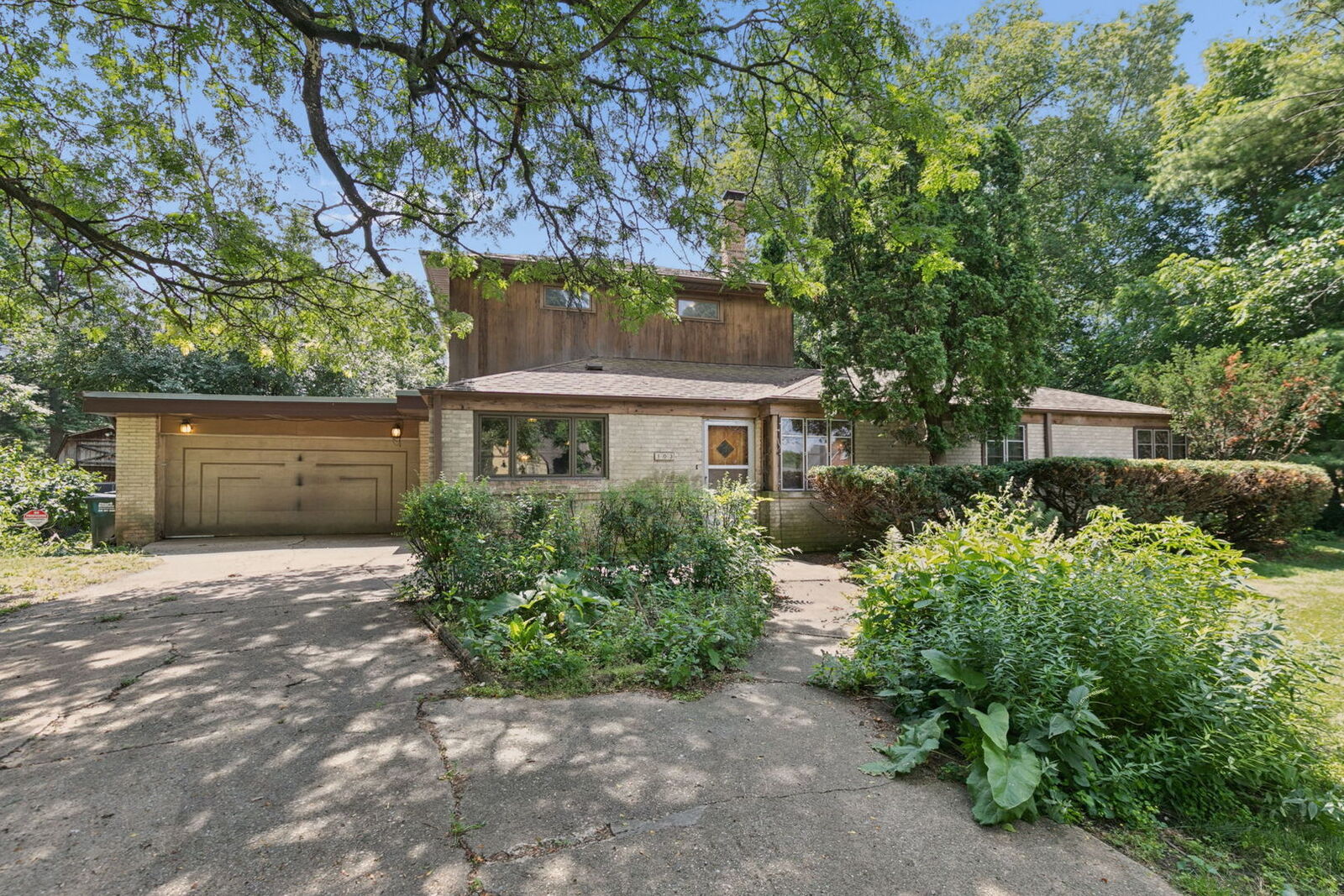 Property Photo: 103 South Parkway IL 60070