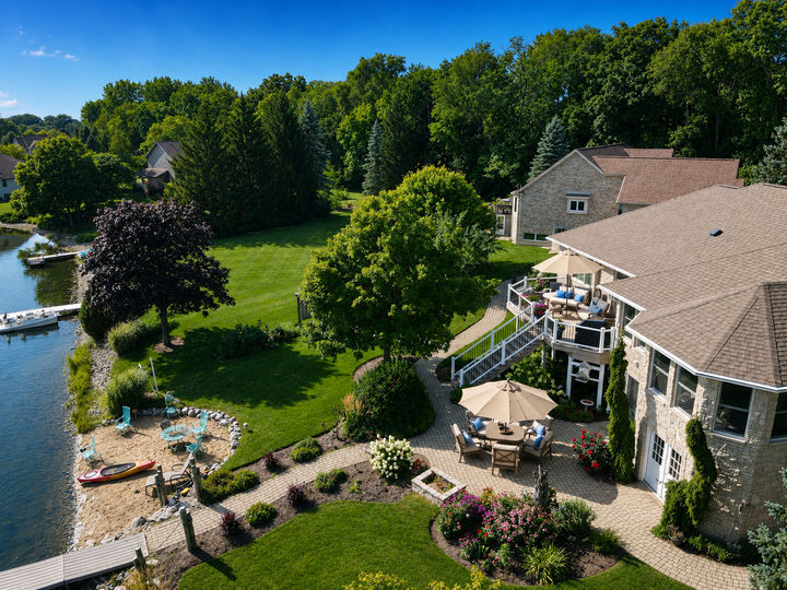 Property Photo: 115 Cardinal Court IL 60042
