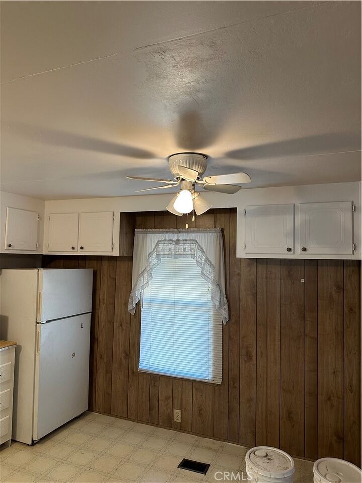 Property Photo: 117 Harris CA 93308