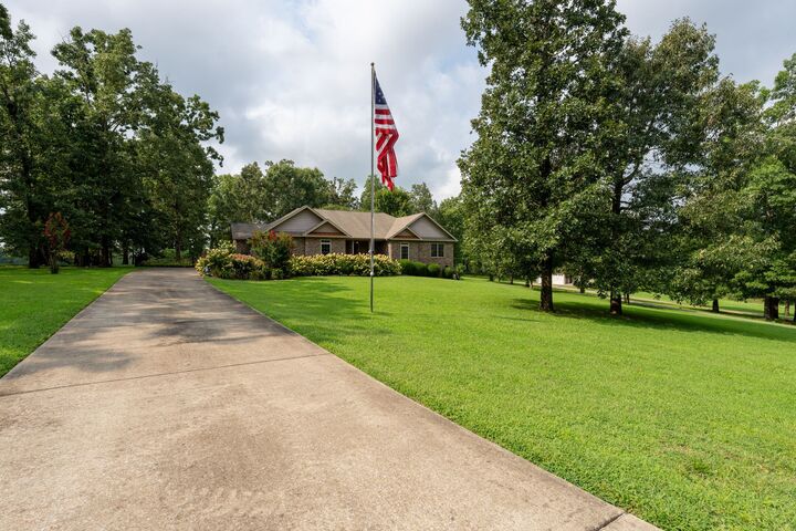 Property Photo:  187 Double Eagle Dr  TN 38483 