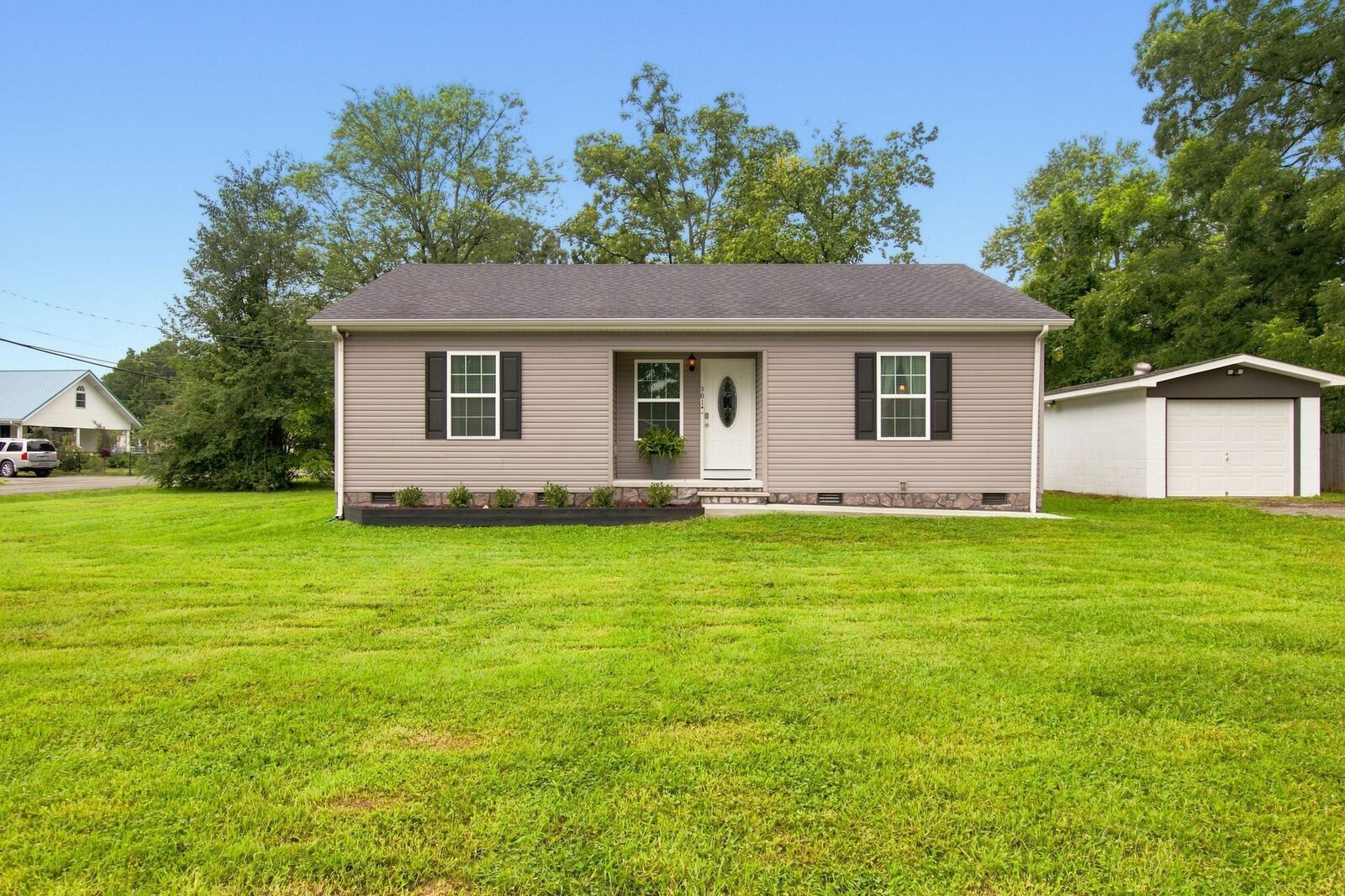Property Photo:  301 N Anderson St  TN 37388 