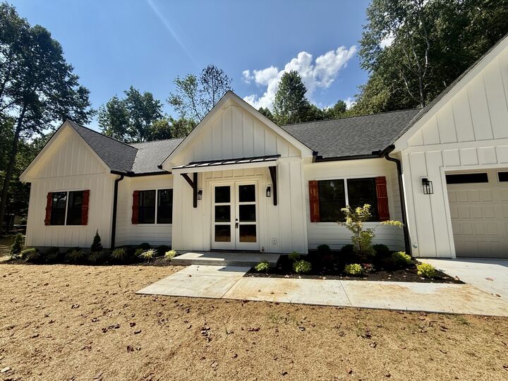 Property Photo: 198 Cave Circle TN 37355