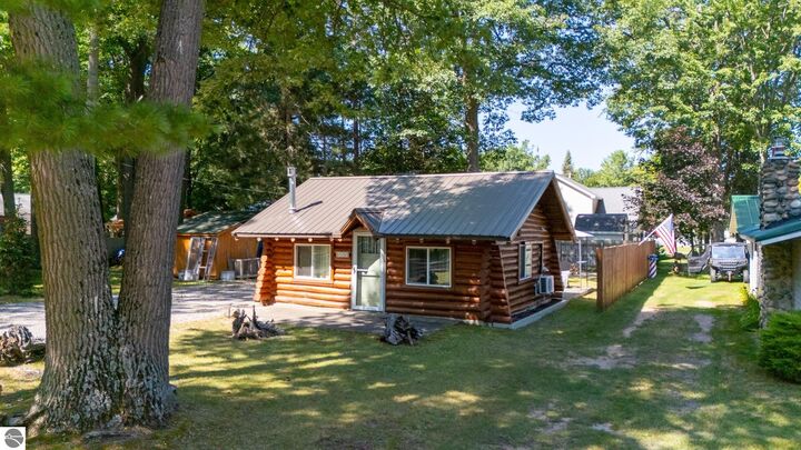 Property Photo: 305 Devonshire Drive MI 48651