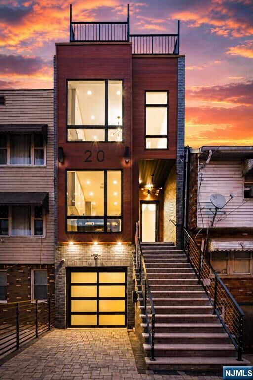 Property Photo:  20 Van Nostrand 2  NJ 07305 