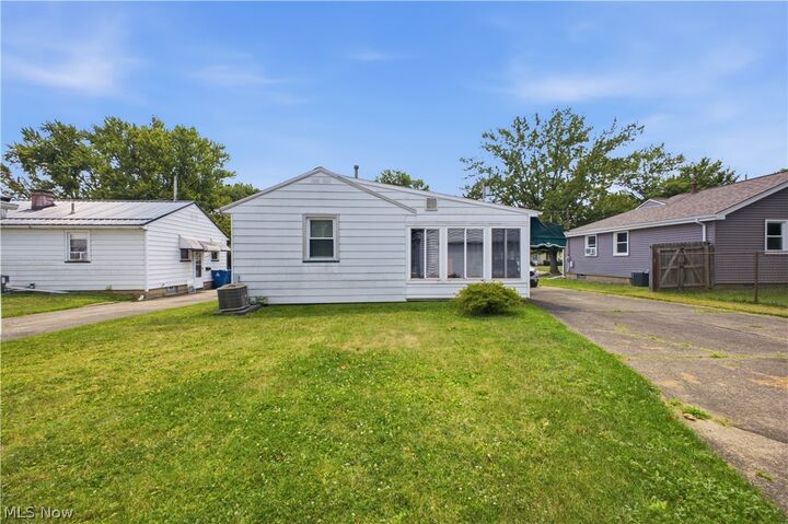 Property Photo: 1428 Youll Street OH 44446