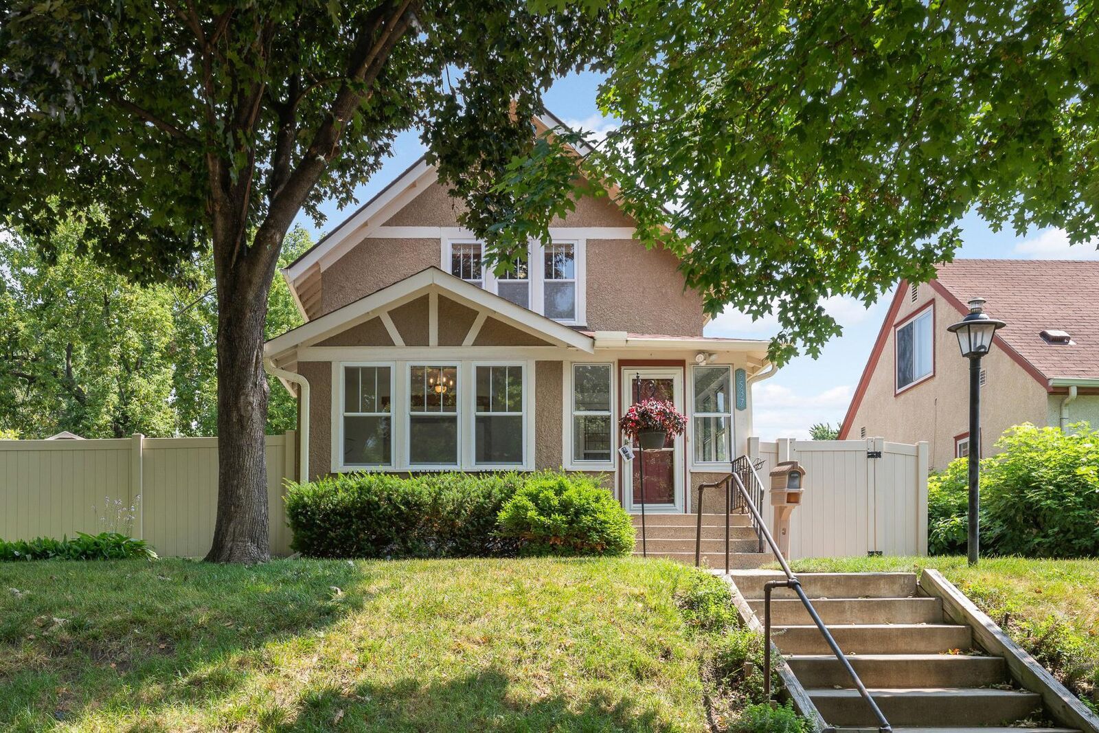 Property Photo:  5537 32nd Avenue S  MN 55417 