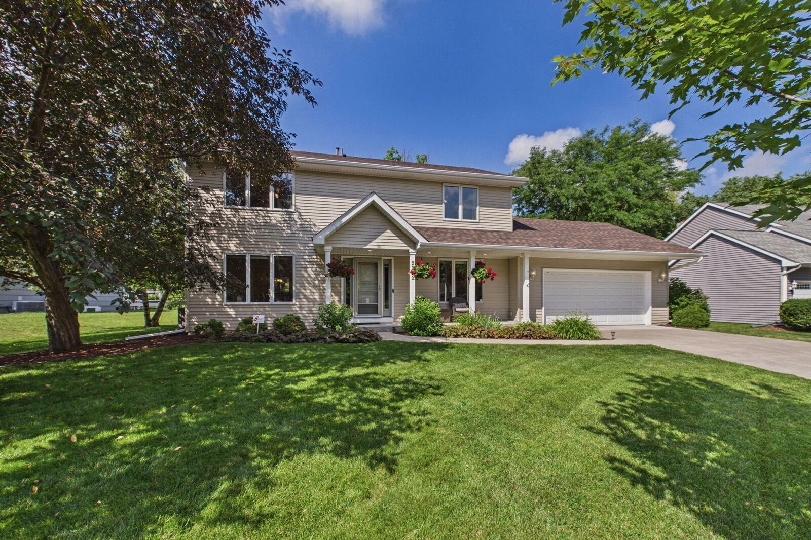 Property Photo: 2222 Parkview Lane MN 55125