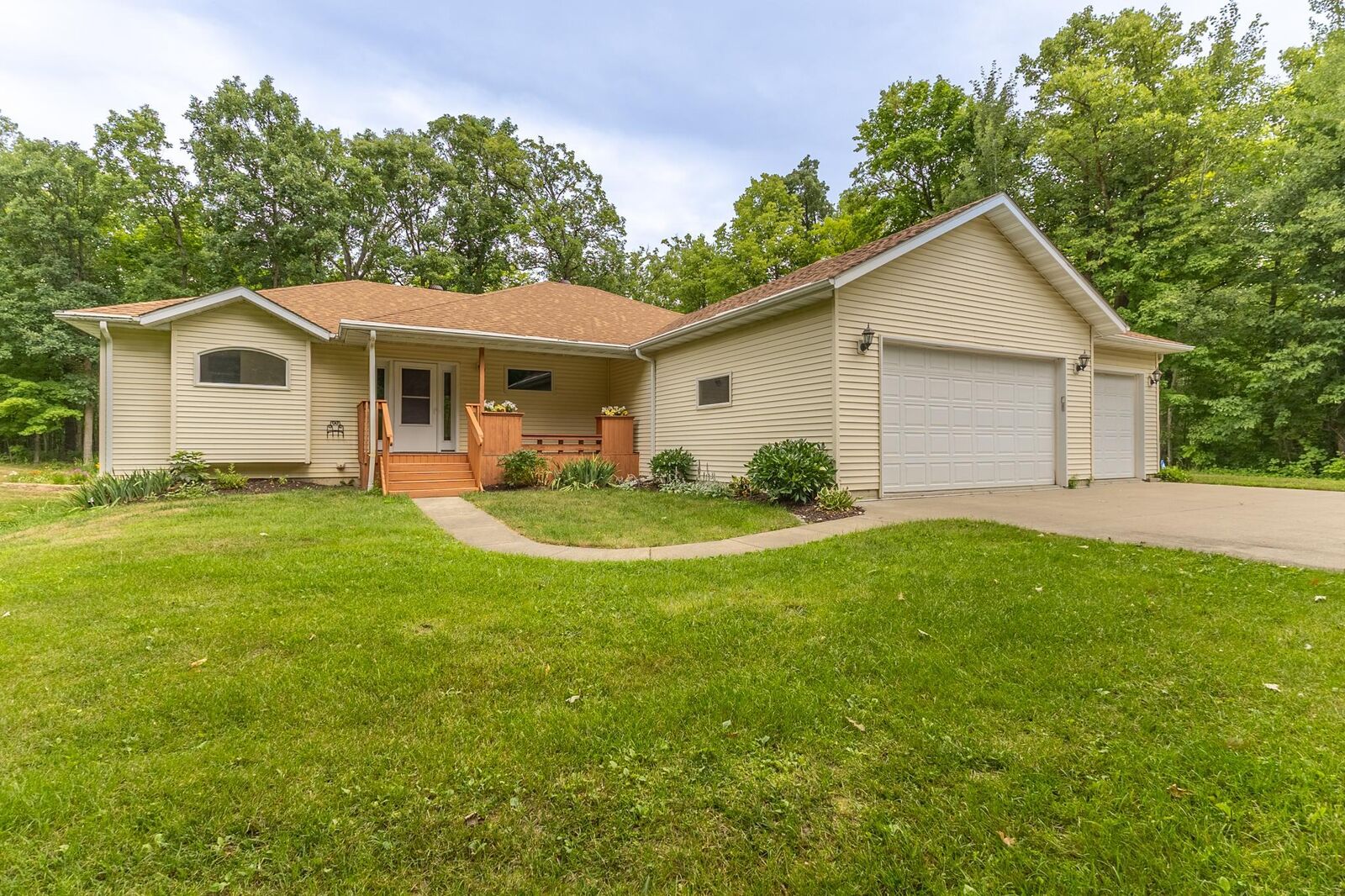 Property Photo:  18400 Shorewood Court NW  MN 56601 