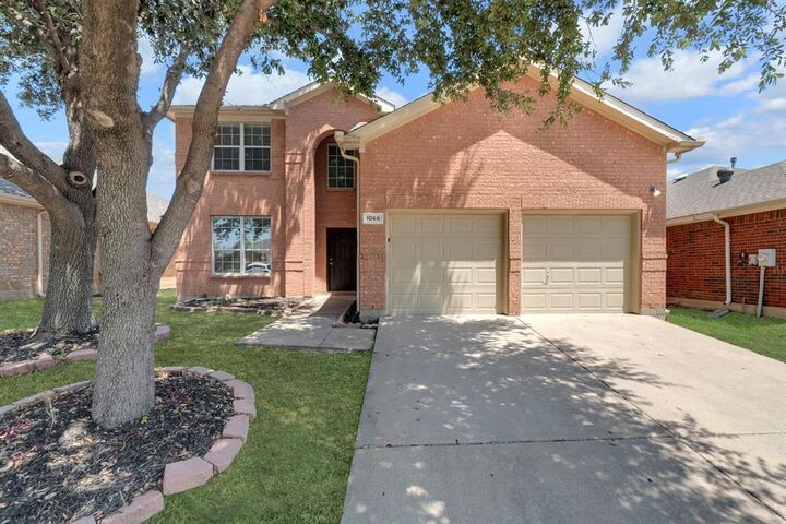 Property Photo:  1068 Westbrook Court  TX 75052 