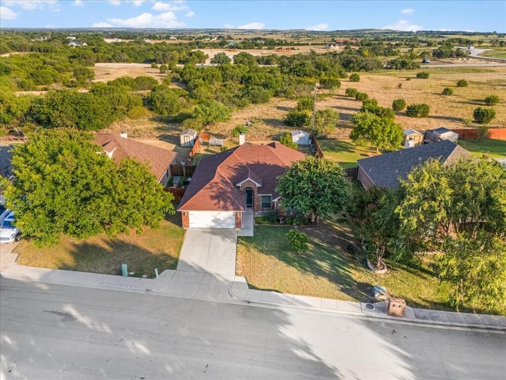 Property Photo: 380 Lockwood Lane TX 76087