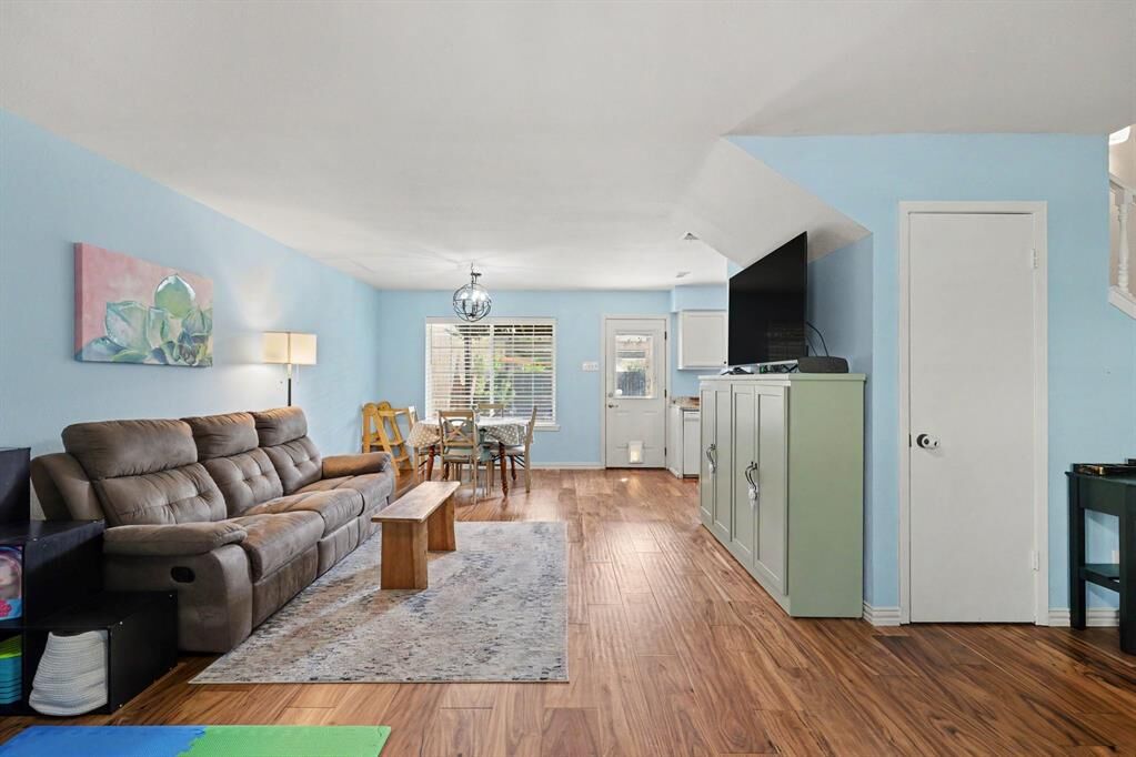 Property Photo: 311 Towne House Lane TX 75081