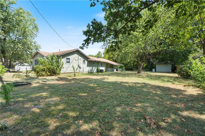 Property Photo: 613 W Arkansas Street AR 72734