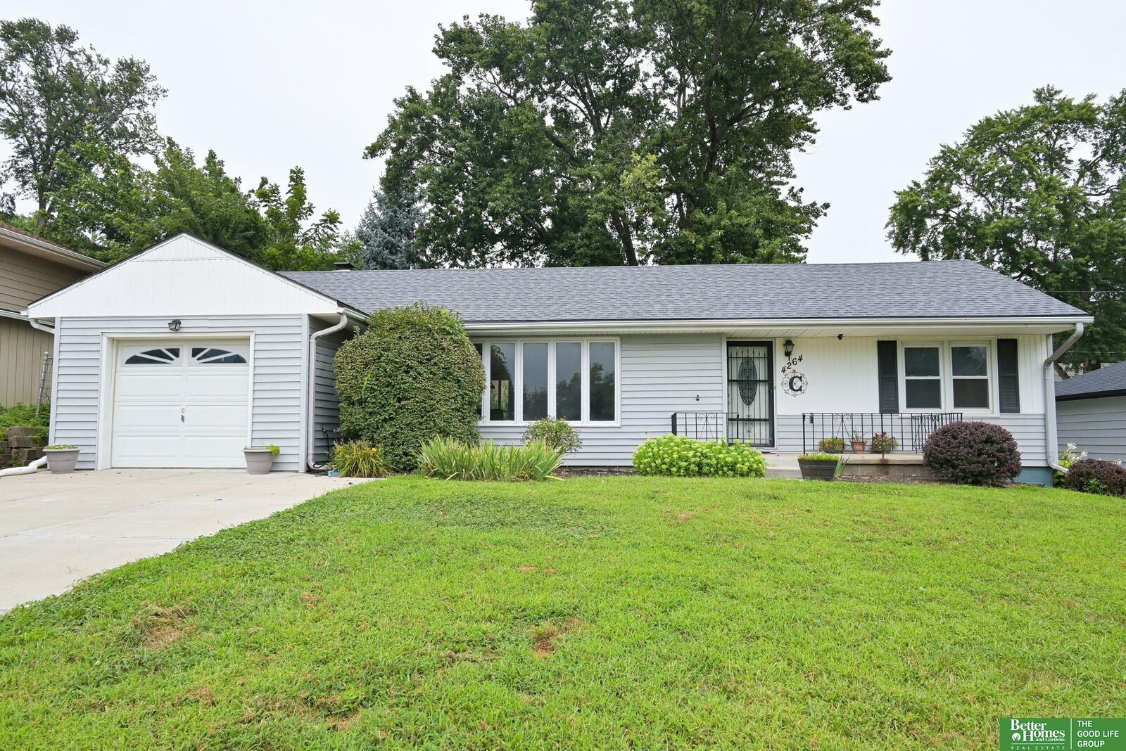 Property Photo: 4264 Drexel Street NE 68107