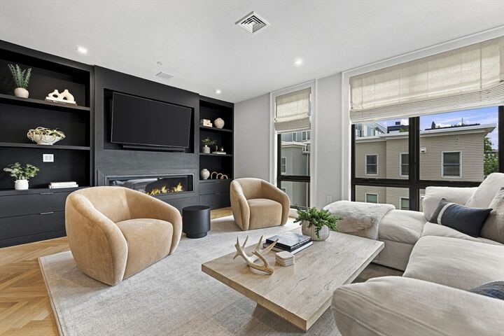 Property Photo:  532 E. 3rd Street 5  MA 02127 