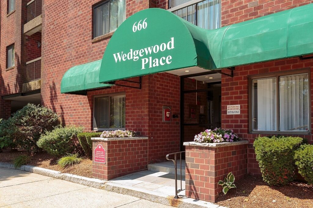 Property Photo:  666 Main Street 207  MA 01890 