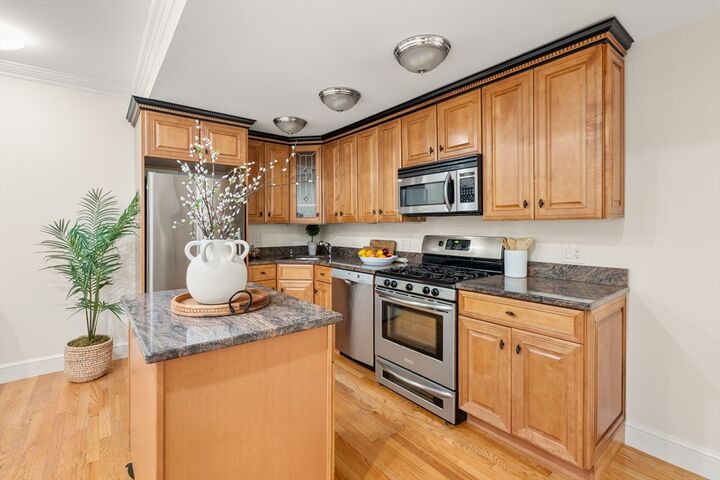 Property Photo:  1724 Beacon St 1  MA 02445 