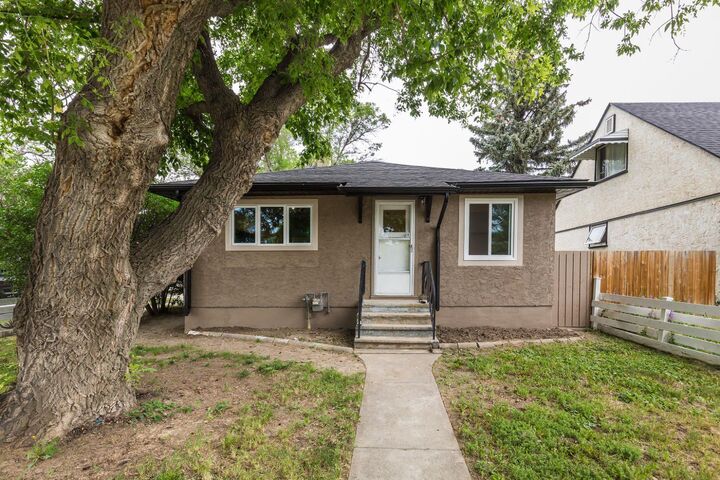 Property Photo:  1803 5A Avenue N  AB T1H 0R2 
