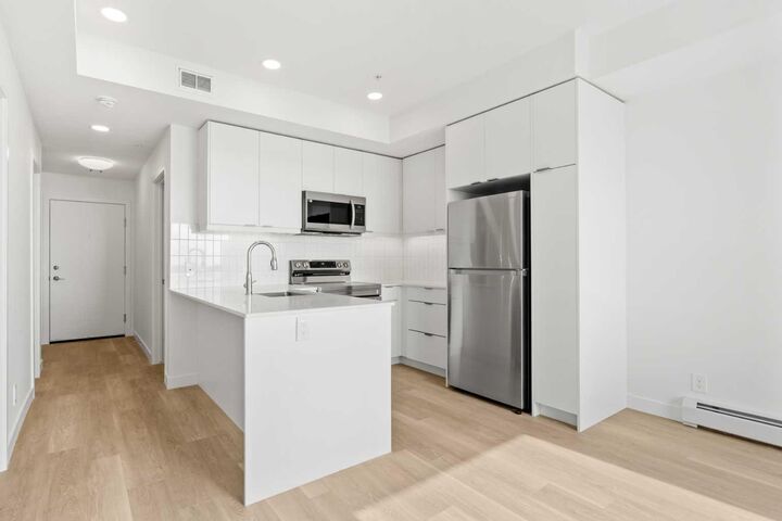 Property Photo:  8500 19 Avenue SE 2504  AB T2A 0M8 