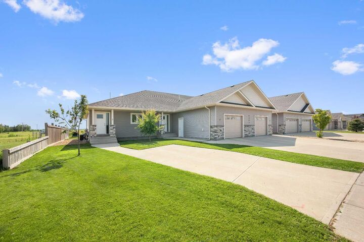 Property Photo:  4503 16 Street 1  SK S9V 2K9 