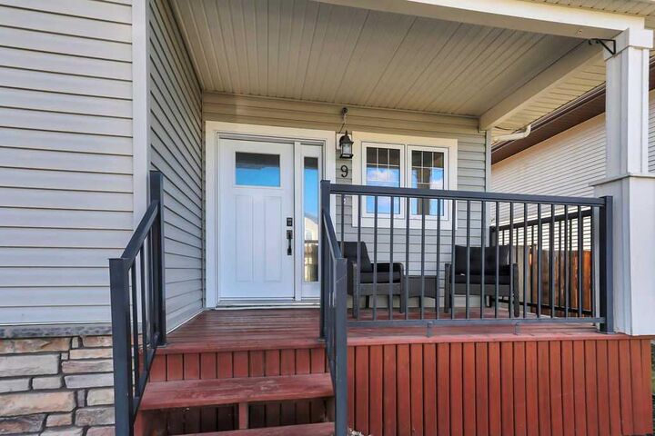 Property Photo:  9 Valley Crescent  AB T4M 0K1 