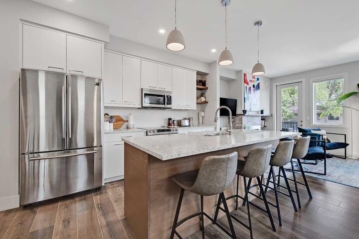 Property Photo: 1936 25A Street SW 2 AB T3E 1Y5