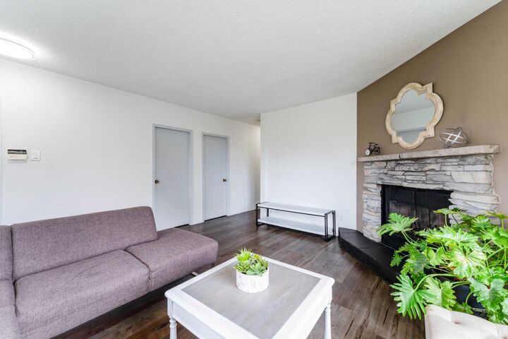 Property Photo:  1502 40 Street SE  AB T2A 1K2 