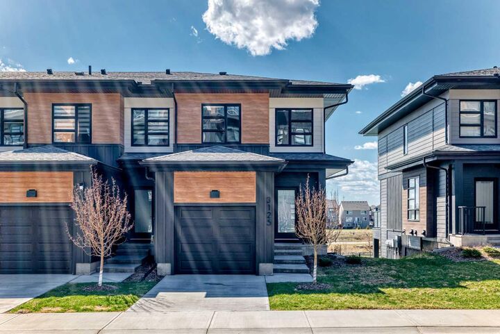 Property Photo: 55 Lucas Way NW 3125 AB T2P 2C7