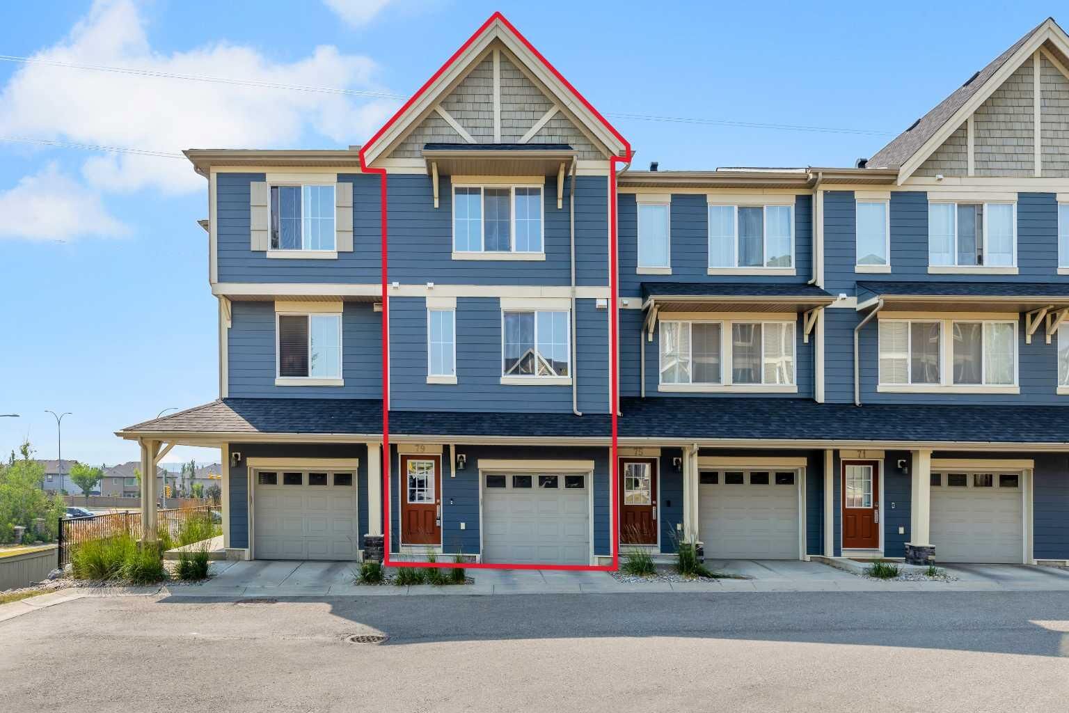 Property Photo: 79 Evansview Gardens NW AB T3P 0L2
