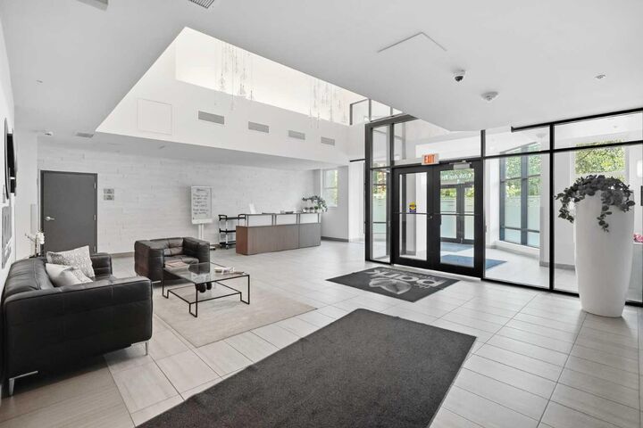 Property Photo:  303 13 Avenue SW 1802  AB T2R 0Y9 