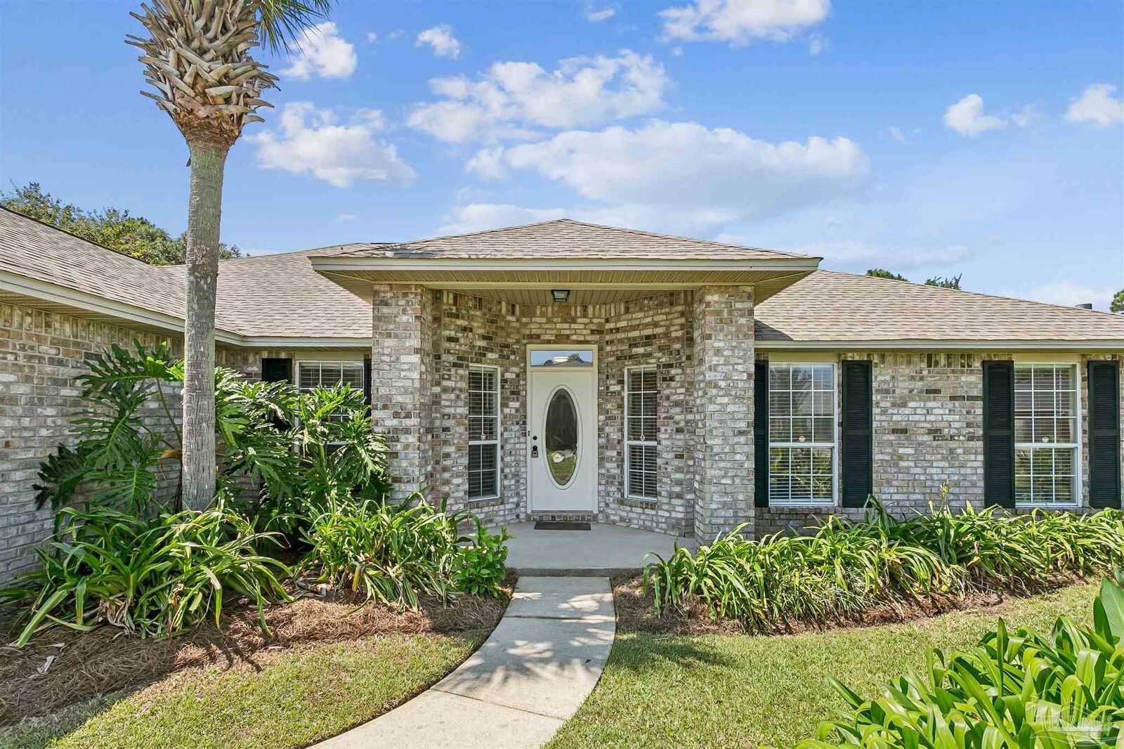 Property Photo: 5397 Keel Dr FL 32507